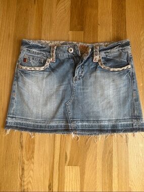 Vintage Miss Me Light Blue Denim Mini Skirt with Frayed Hem - Medium